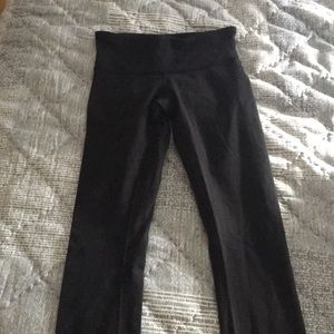 Black lulu lemon wonder under leggings